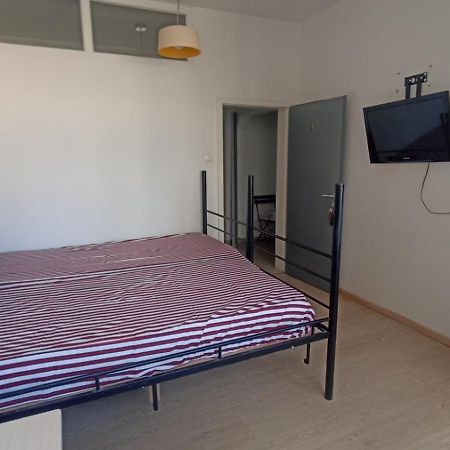 Newborn Comfort Hostel The Biggest Hostel Of Town With Best Location Pristina Kültér fotó