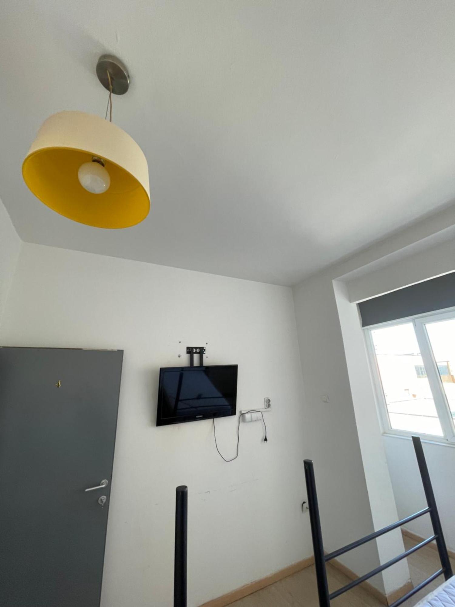 Newborn Comfort Hostel The Biggest Hostel Of Town With Best Location Pristina Kültér fotó