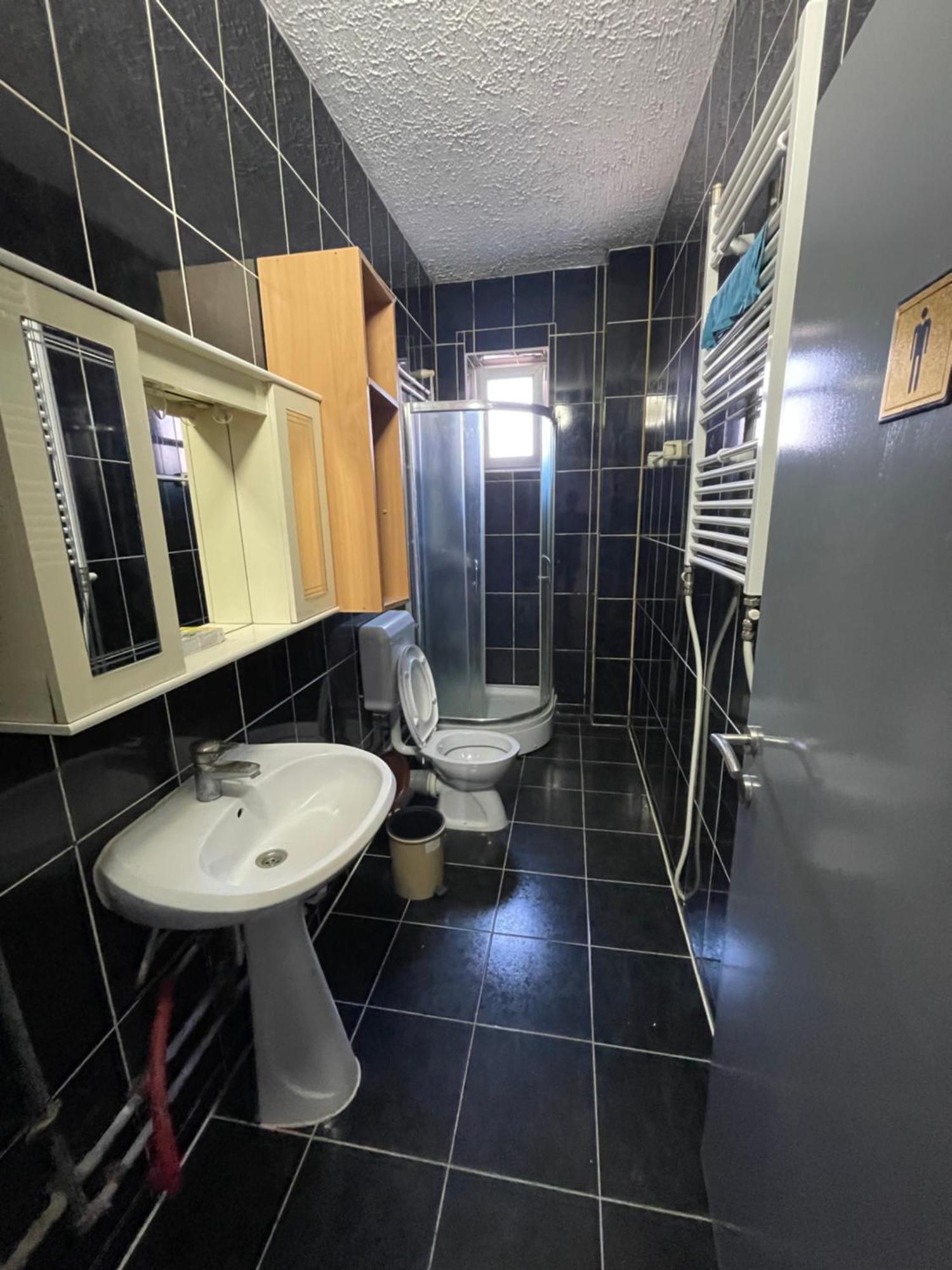 Newborn Comfort Hostel The Biggest Hostel Of Town With Best Location Pristina Kültér fotó
