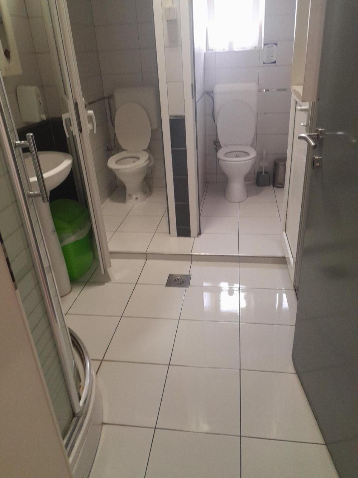 Newborn Comfort Hostel The Biggest Hostel Of Town With Best Location Pristina Kültér fotó